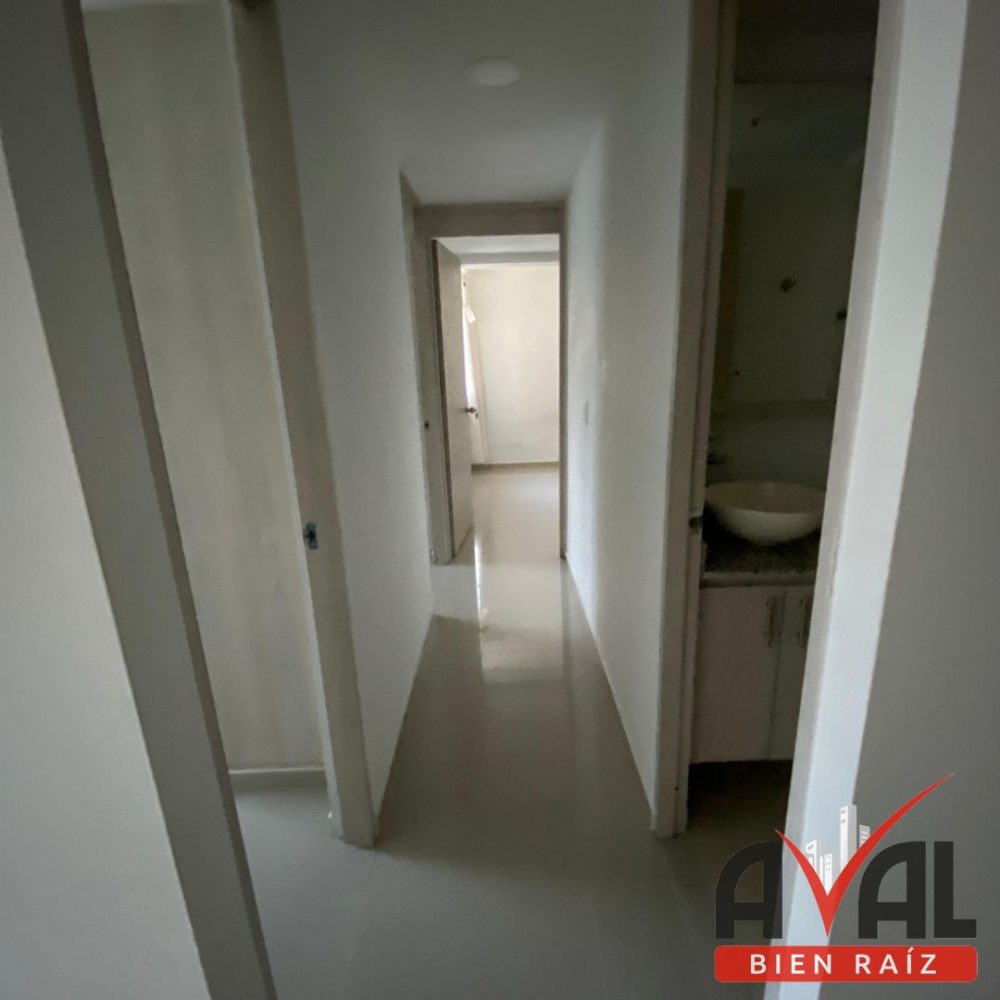 d0dff062-294e-4cbf-9e74-2bca819aeffa